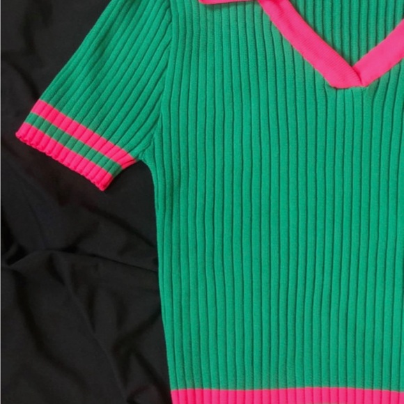 Collared Green and Pink Ribbed Knit Top - Picture 3 of 3